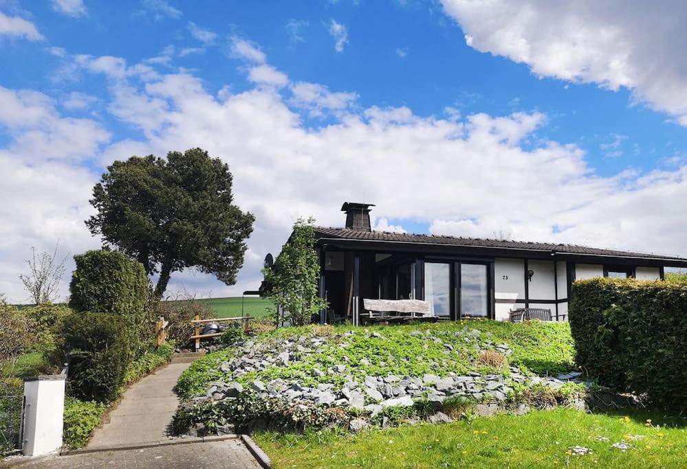 Ferienhaus Lena Im Sauerland Direkt Am Hennesee Мешеде Екстер'єр фото